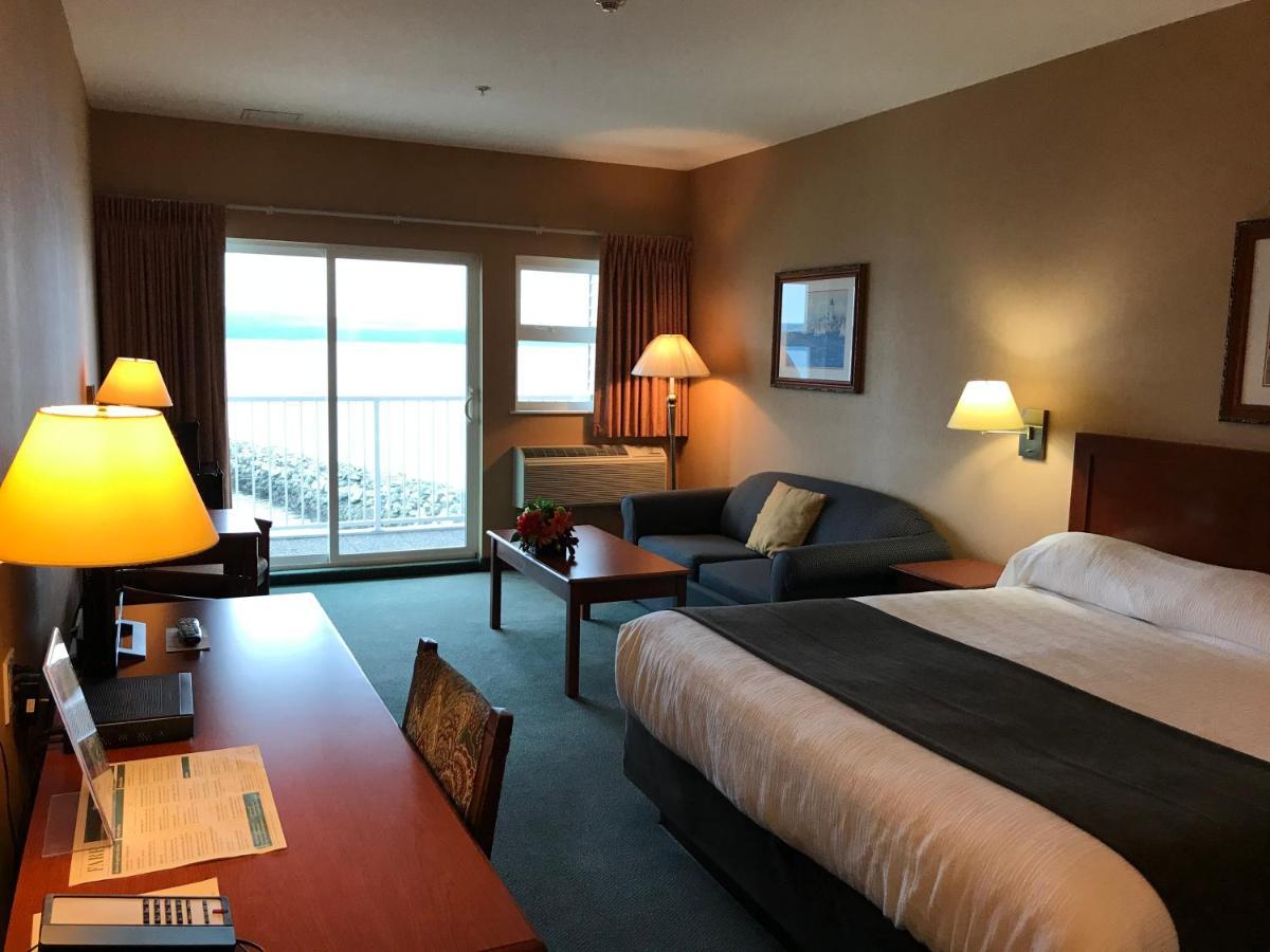 Beach Gardens Resort And Marina Powell River Ngoại thất bức ảnh